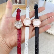 �¿�ʯӢ�ֱ�����Ůʿ���ʱ��ֱ��Ů��СƤ�����������һ�Դ