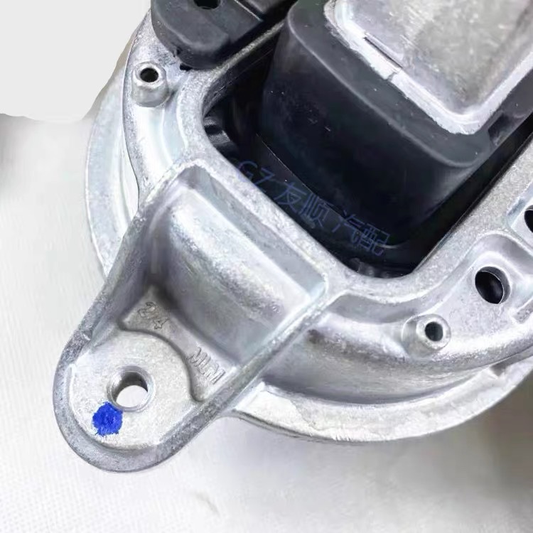 Suitable for BMW F10 F18 F02 F07 engine suspension buffer rubber foot rubber 22117935149