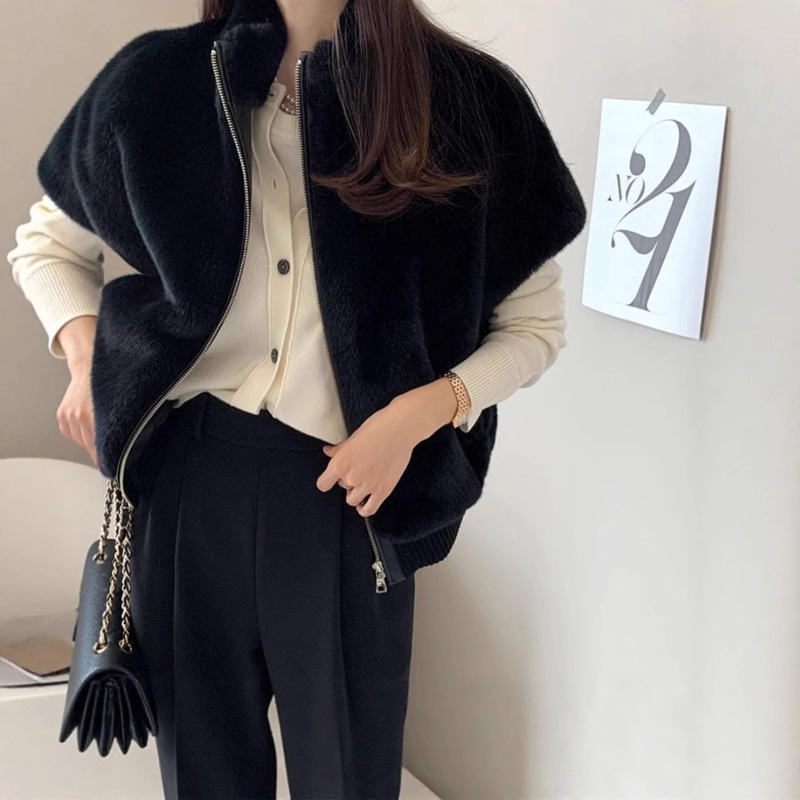 2025 Imitation Mink Fur Vest, Light and Fashionable, Environmentally Friendly Fur Vest Hooded, Large Size Winter Outwear