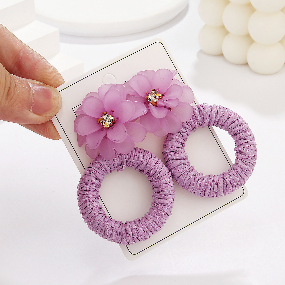 보라색 아크릴 꽃 라피아 귀걸이