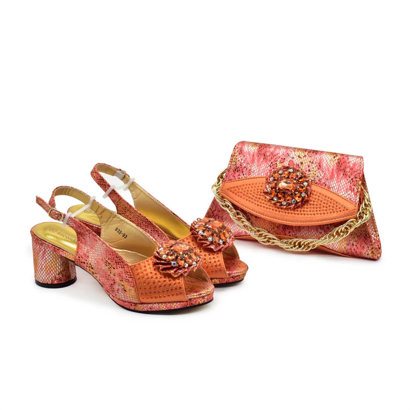 Banquet High-Heeled Sandals with Rhinestone Embellishments, Round Toe, Peep Toe, Backless, Buckle Closure, Paired with a Rhinestone-Embellished Handbag Set, Suitable for Weddings, Fashionable and Versatile Banquet High-Heeled Sandals with Rhinestone Embellishments, Round Toe, Peep Toe, Backless, Buckle Closure, Paired with a Rhinestone-Embellished Handbag Set, Suitable for Weddings, Fashionable and Versatile