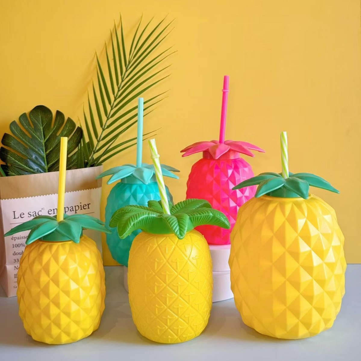 Nuevo vaso de plástico con forma de piña de 500 ml, ideal para fiestas en la playa, botella para bebidas, vaso popular directo del fabricante.