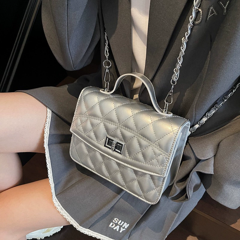 Summer fashionable handheld shoulder bag with diamond pattern, universal backpack, chain bag