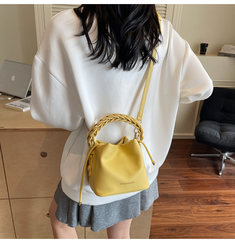 Korean style bucket bag 2025 Summer new style, trendy and versatile, women's crossbody, niche and super popular single-shoulder bag undefined