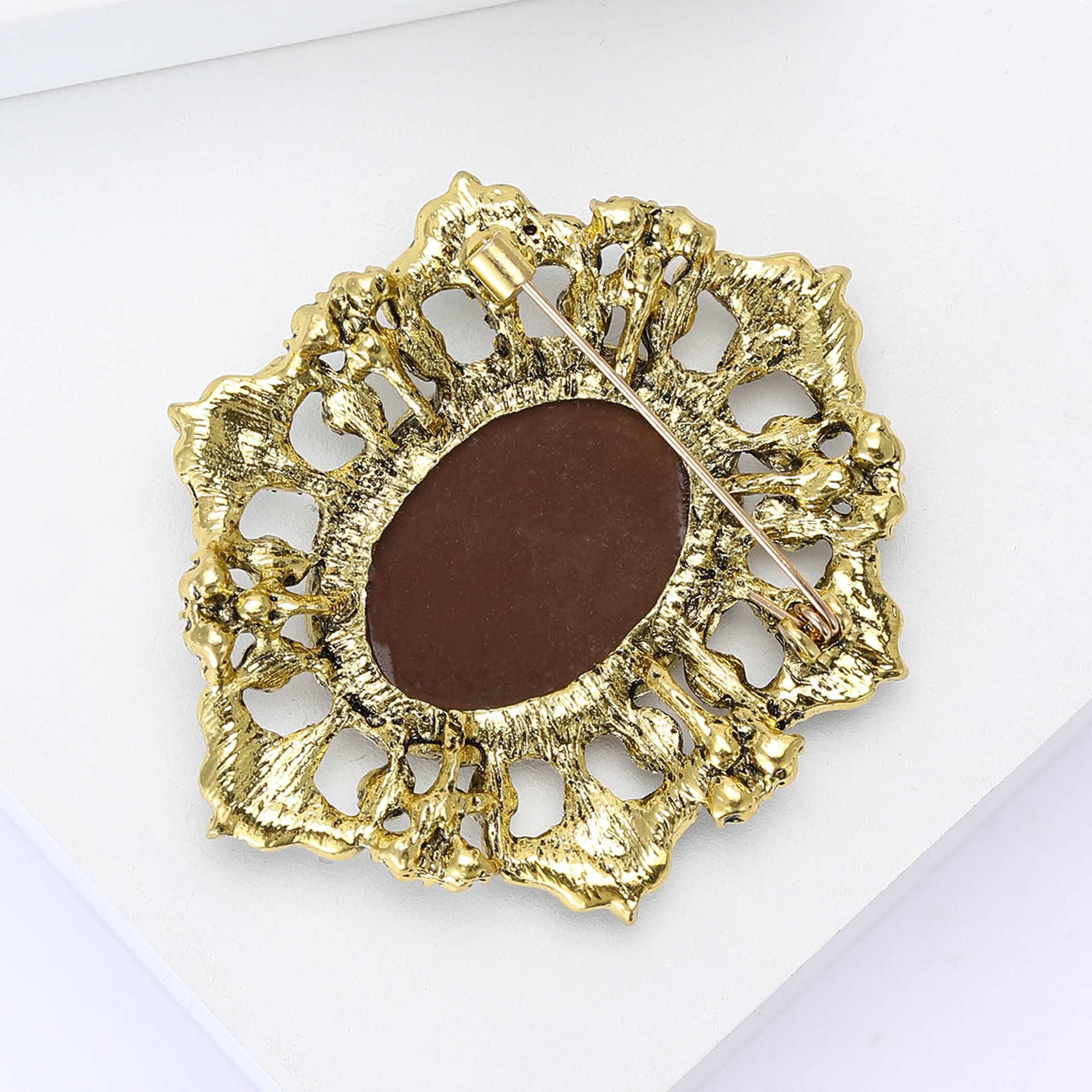 Vintage Style, Classic Style Style Vintage Style Classic Style Pin Human Alloy Women's Brooches