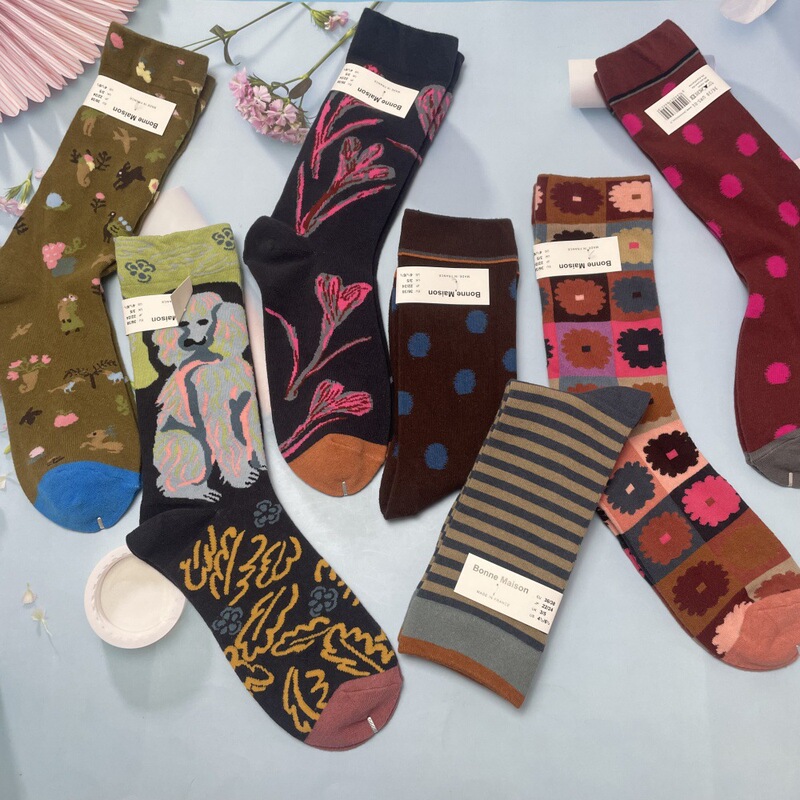 2024 New French Bonne Maison fashion artistic Maillard color retro oil painting mid-calf fashion socks 2024 New French Bonne Maison fashion artistic Maillard color retro oil painting mid-calf fashion socks