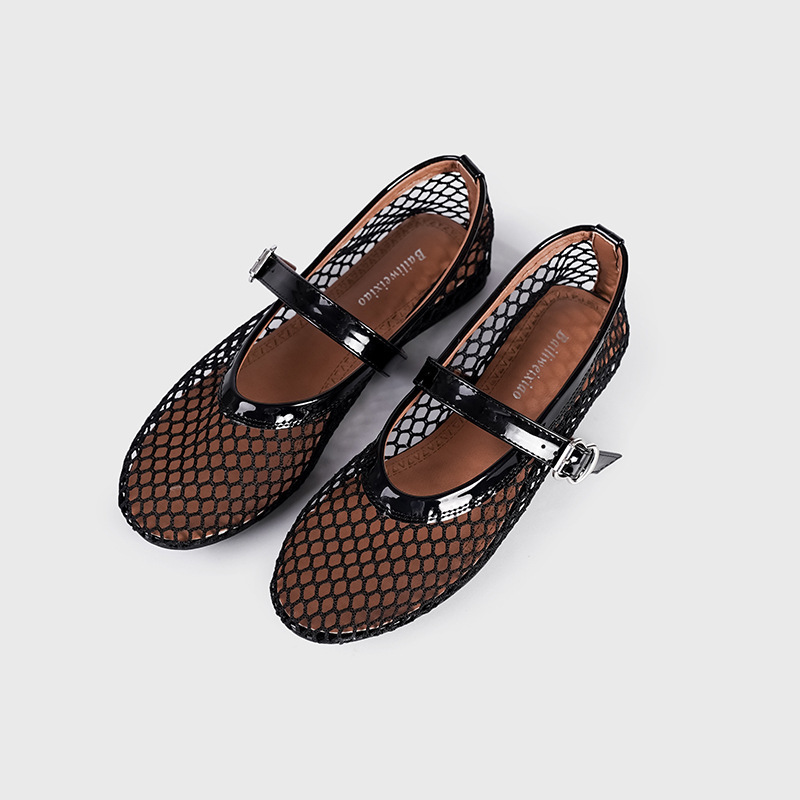Ballet shoes flat with a strap
