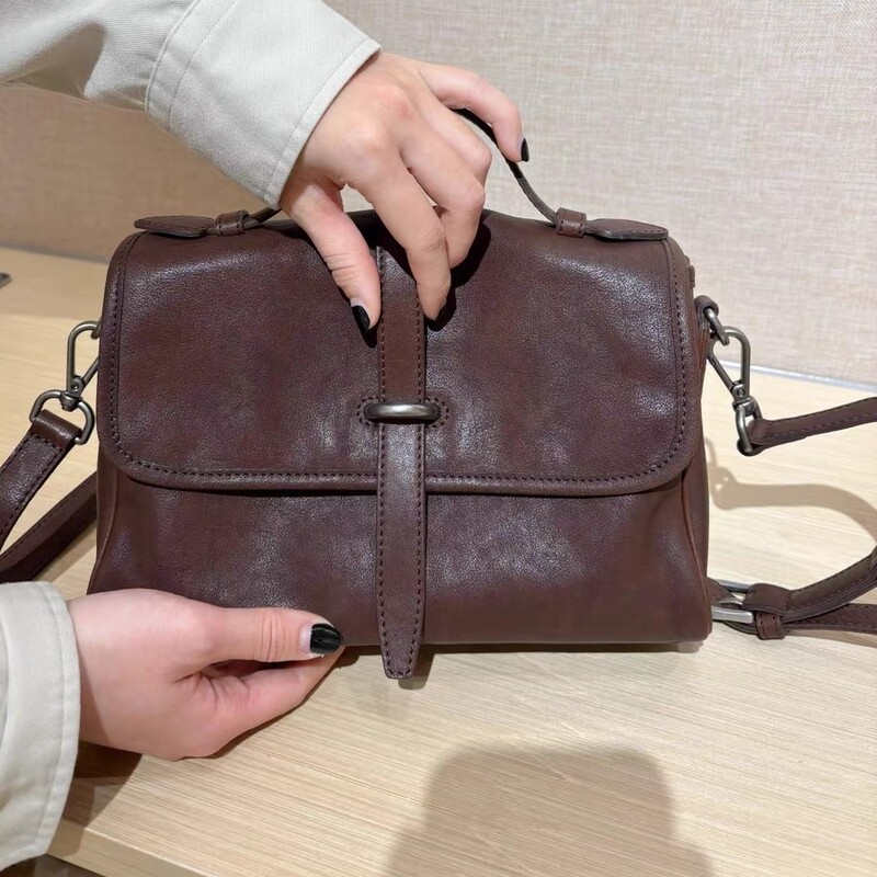 【Newly Upgraded 007 Messenger Bag】Women's Genuine Leather Vintage Large Capacity Commuting Shoulder Crossbody Bag 【Newly Upgraded 007 Messenger Bag】Women's Genuine Leather Vintage Large Capacity Commuting Shoulder Crossbody Bag
