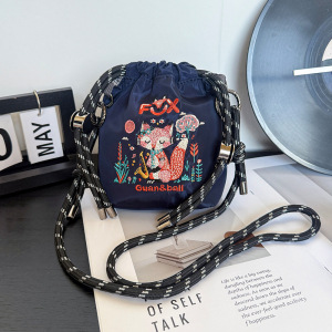 네이비 블루 폭스 크로스바디 백