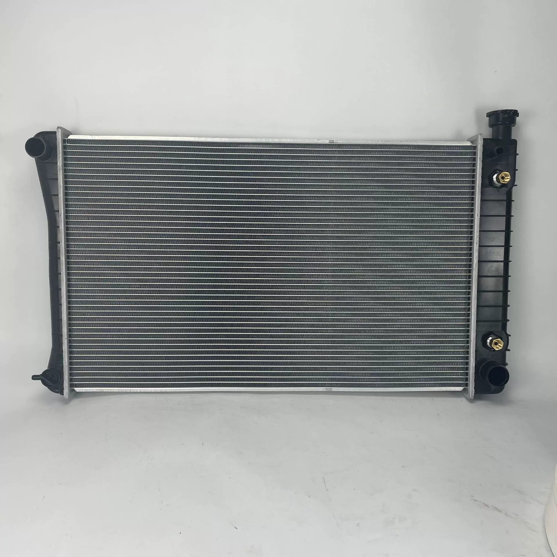 Радиатор завод прямых продаж (универсальный) радиатор 3058768 бак для пайки SERIES PICKUPS