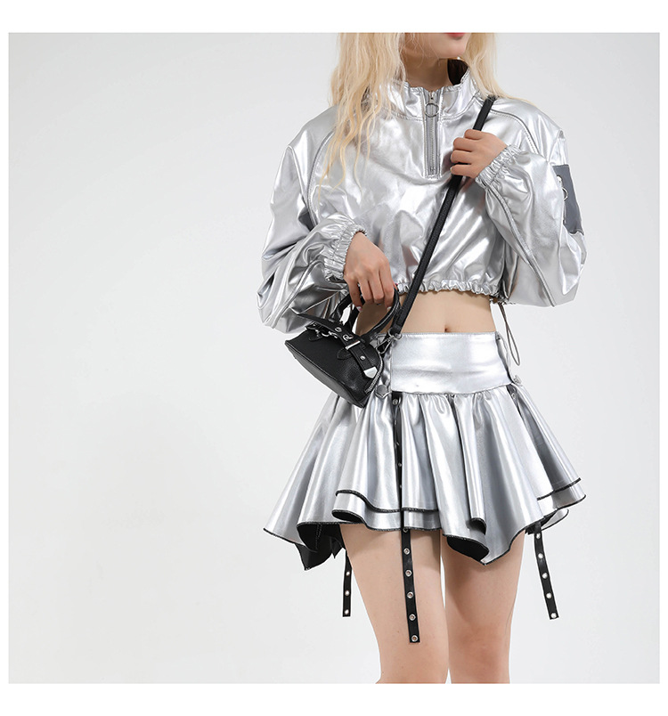 A simple and individual hand-held shell bag, a new Spring/Summer 2025 niche fashion casual shoulder bag, a trendy and stylish crossbody bag undefined