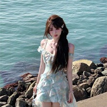 夏季甜美小清新碎花显辣妹度假不规则鱼尾收腰吊带连衣裙女