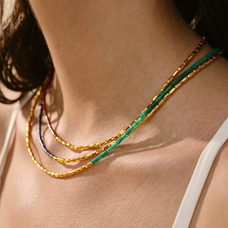 Bohemian layered necklace with ruby, lapis lazuli, and emerald, combined with metal clavicle chain for women, rose gold Bohemian layered necklace with ruby, lapis lazuli, and emerald, combined with metal clavicle chain for women, rose gold