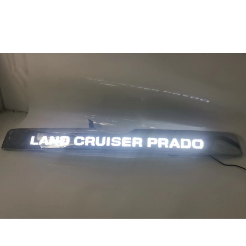 Adecuado para luz de puerta trasera dominante Toyota, luz trasera dominante, luz de placa de palabras, luz trasera, luz de puerta trasera, modelos 18-20