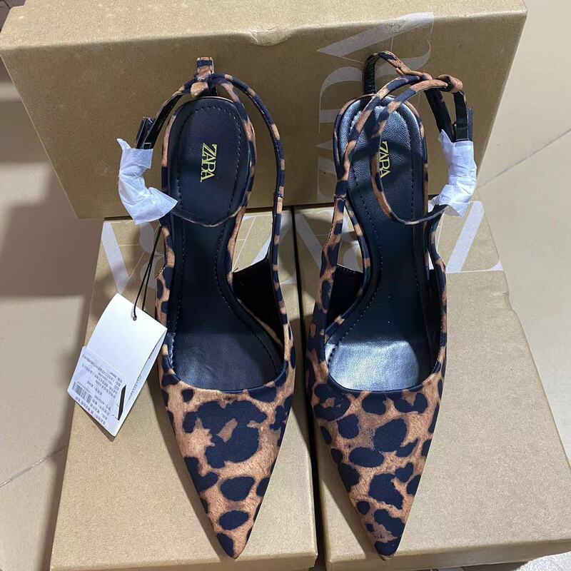 high quality 2024 Spring and Summer New Poplar Pointed Flat Shoes Women's Retro Muller Shoes Leather Bottom Leopard Print