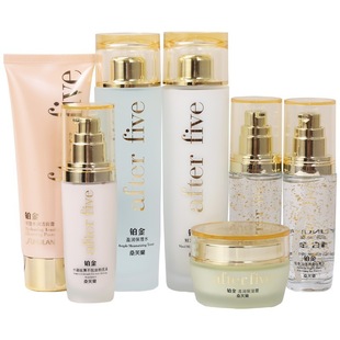 ɣܽ�m�K���o�w���bϴ�������̝�ˬ�w�aˮ��۵��۾��AҺBB��˪��