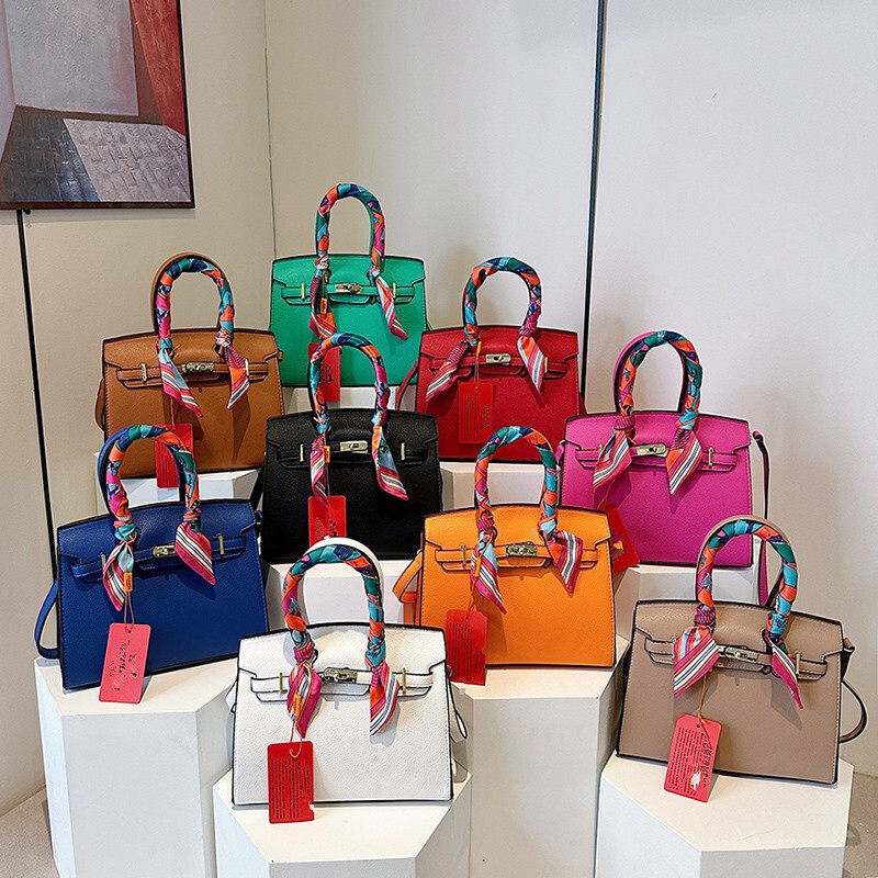Cross-Border 2025 New Kelly Bag Fashion Women's Bag Large Capacity Shoulder Bag Niche Versatile Lock Handle Crossbody Bag