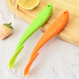 厨房小工具;刨子、削皮器;手动打蛋器