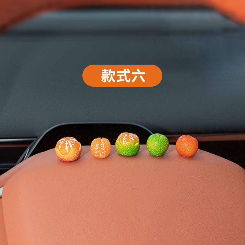 Coches pequeños adornos de bolas de carbón negro dibujos animados espejo retrovisor decoración de consola central automóvil eléctrico artículos de decoración interior