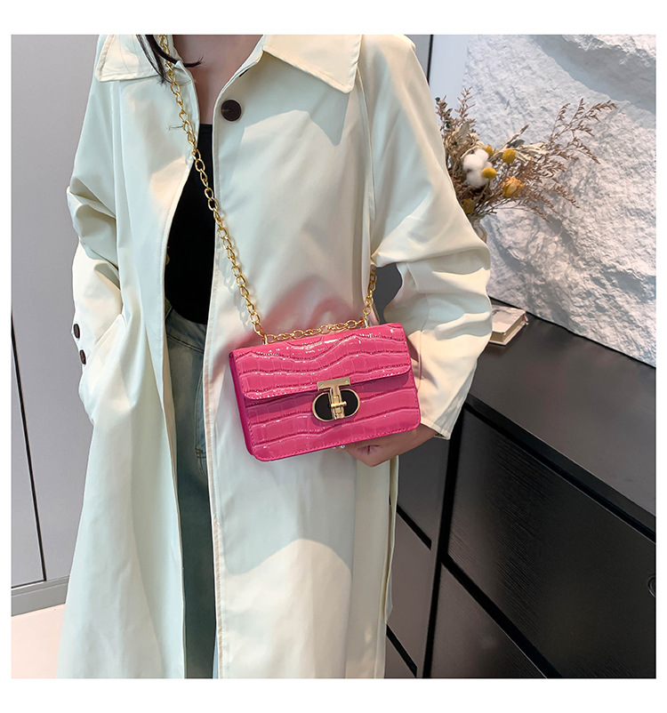 Fashion chain lock handbag 2024 new shiny stone pattern small square versatile and stylish single shoulder crossbody bag_voghion.com