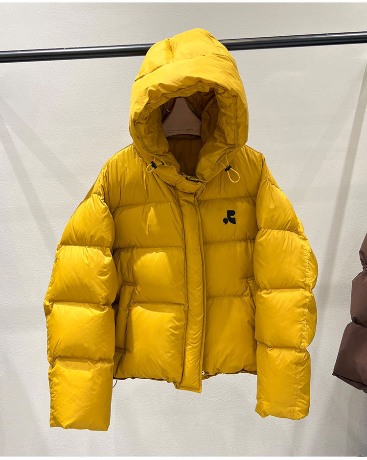 2024冬の女性の短い帽子がダウンジャケットを厚くした韓国版のゆるいパン服のデザイン感刺繍のコート