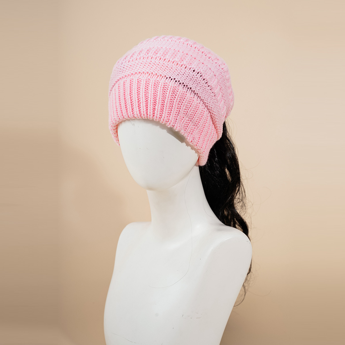 Solid Color Casual Knitted Hat Wholesale Wholesale Nihaojewelry display picture 4