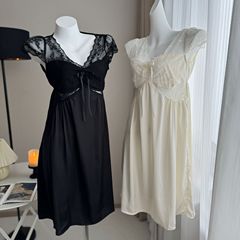 夏用半袖ナイトドレス、ミドル丈、胸パッド付き、黒と白の透かし彫りフレンチレースドレス、アイスシルクパジャマ、女性用