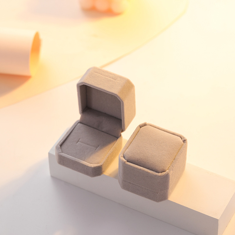 Fuente de fábrica ins caja de joyería de terciopelo caja de anillo pendientes caja de collar caja de brazalete caja de joyería caja de embalaje al por mayor