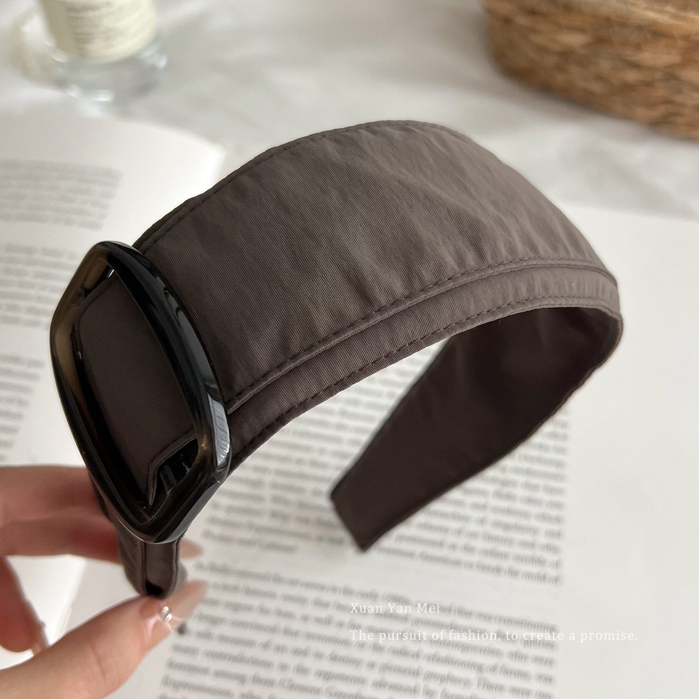 Gray windbreaker fabric square buckle wide-brimmed headband