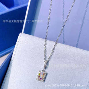 ����Ʒ��HEFANG�η��O�����朕r����Ů�ļ����u���s���������l