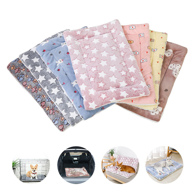 Otoño e Invierno nueva manta para mascotas engrosada de doble capa de doble cara de felpa perro cálido estera acostada gato transfronterizo y perro manta para dormir estera