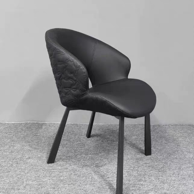 블랙 + 그레이 섀시