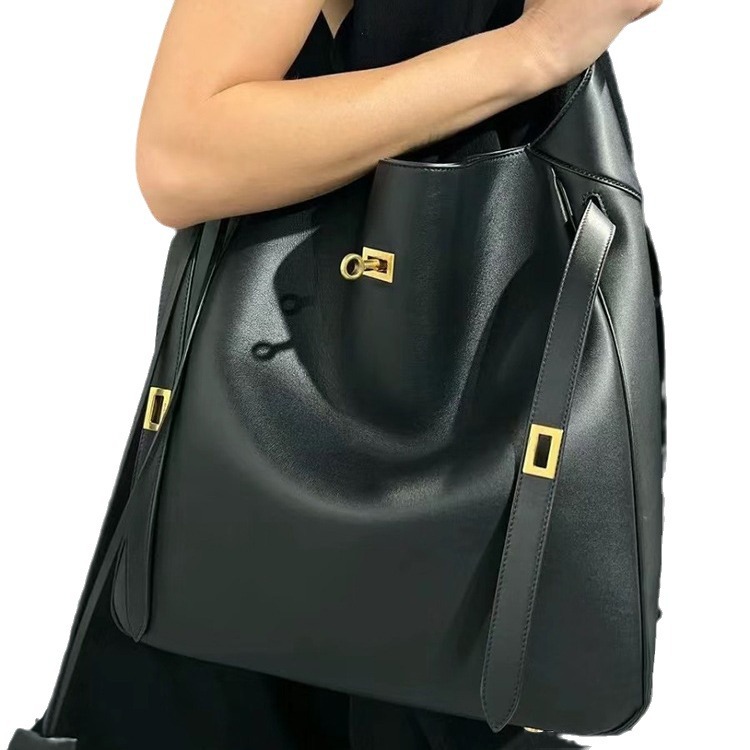 Instagram beliebte lässige vielseitige Gürtelschnalle Einzel-Schulter-Handtasche Achselhöhle Eimer Tasche 2024 Herbst / Winter neue Artikel_voghion.com