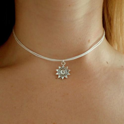 European and American foreign trade accessories, fashionable and minimalist, Korean fur short double-layer necklace, sunflower necklace pendant chain