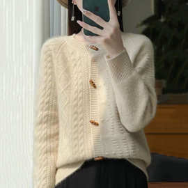 羊毛女宽松外搭麻花针织衫小香风外穿毛衣女2025冬季新款加厚圆领
