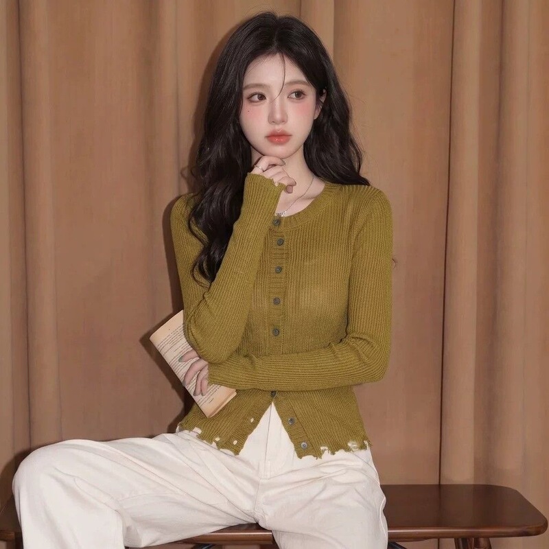 Stylish mustard yellow ultra-short long-sleeve women's beautiful knitted cardigan from Yiwu for early autumn Stylish mustard yellow ultra-short long-sleeve women's beautiful knitted cardigan from Yiwu for early autumn