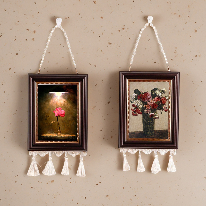 Cross-Border Wall-Mounted Photo Frame, Vintage Mid-Century Style, French Cream Style Decoration, Abstract Light Luxury with Bead Chain, Can Be Used as a Picture Frame