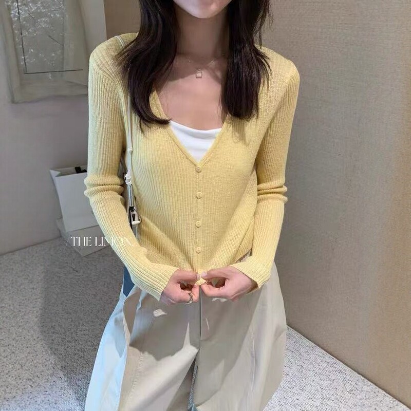 2026 Spring New Style V Neck Knitted Cardigan for Women, Korean Style, Gentle Style, Versatile, Long-Sleeved, Thin, Sun-Protective Outer Sweater 2026 Spring New Style V Neck Knitted Cardigan for Women, Korean Style, Gentle Style, Versatile, Long-Sleeved, Thin, Sun-Protective Outer Sweater