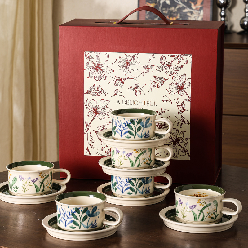 Juego de caja de regalo de taza y disco de café medieval finlandés, regalo, taza de cerámica de alto valor, festival retro de estilo pintado a mano