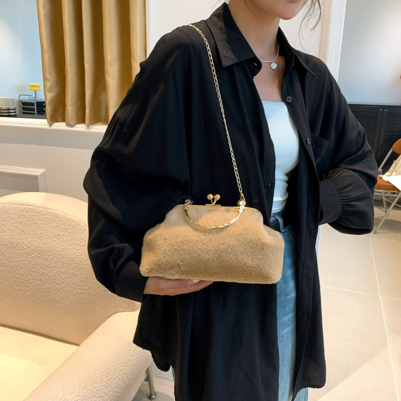 Otoño e Invierno bolso de La felpa ins moda perla bolso de hombro de alta calidad personalidad diseño cadena bolsa para las mujeres