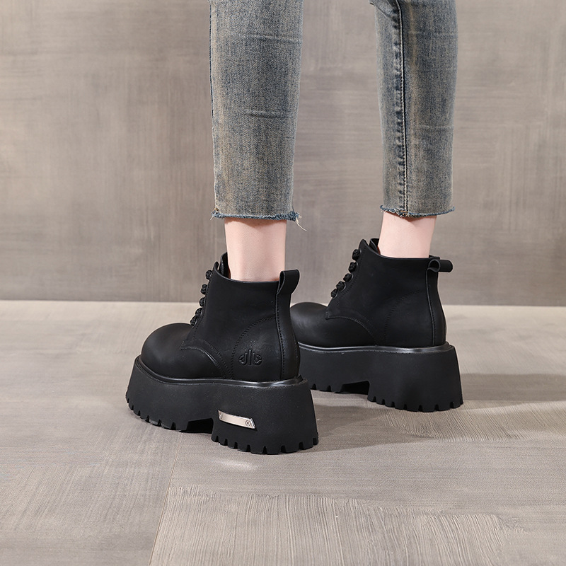 Giày boot nữ đế dày tăng chiều cao, dây buộc, phong cách đa năng — màu đen