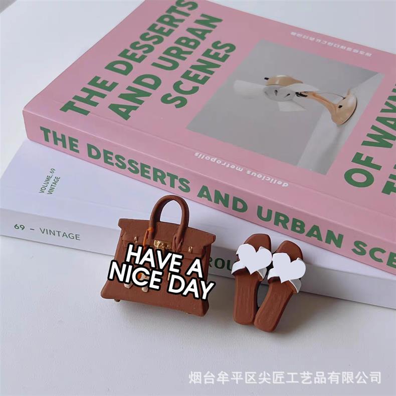 Popular car air freshener, realistic replica of trendy bags and shoes, car air vent decoration, diffuser stone, simple and high-end