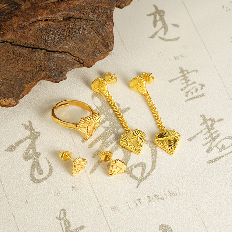 Nuevos productos de verano en forma de diamante personalidad fabricantes de anillos Yiwu joyería fuente pendientes pendientes de nicho de alta calidad