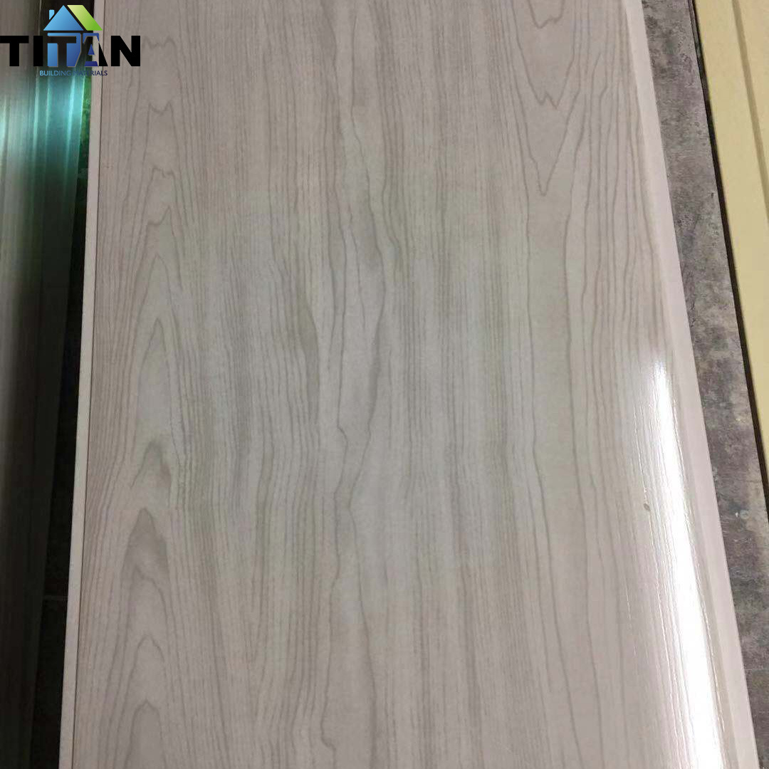 Tablero de techo de pvc pared de cemento de pared de plástico refuerzo de plástico techo de plástico maduro techo dormitorio autoadhesivo baño