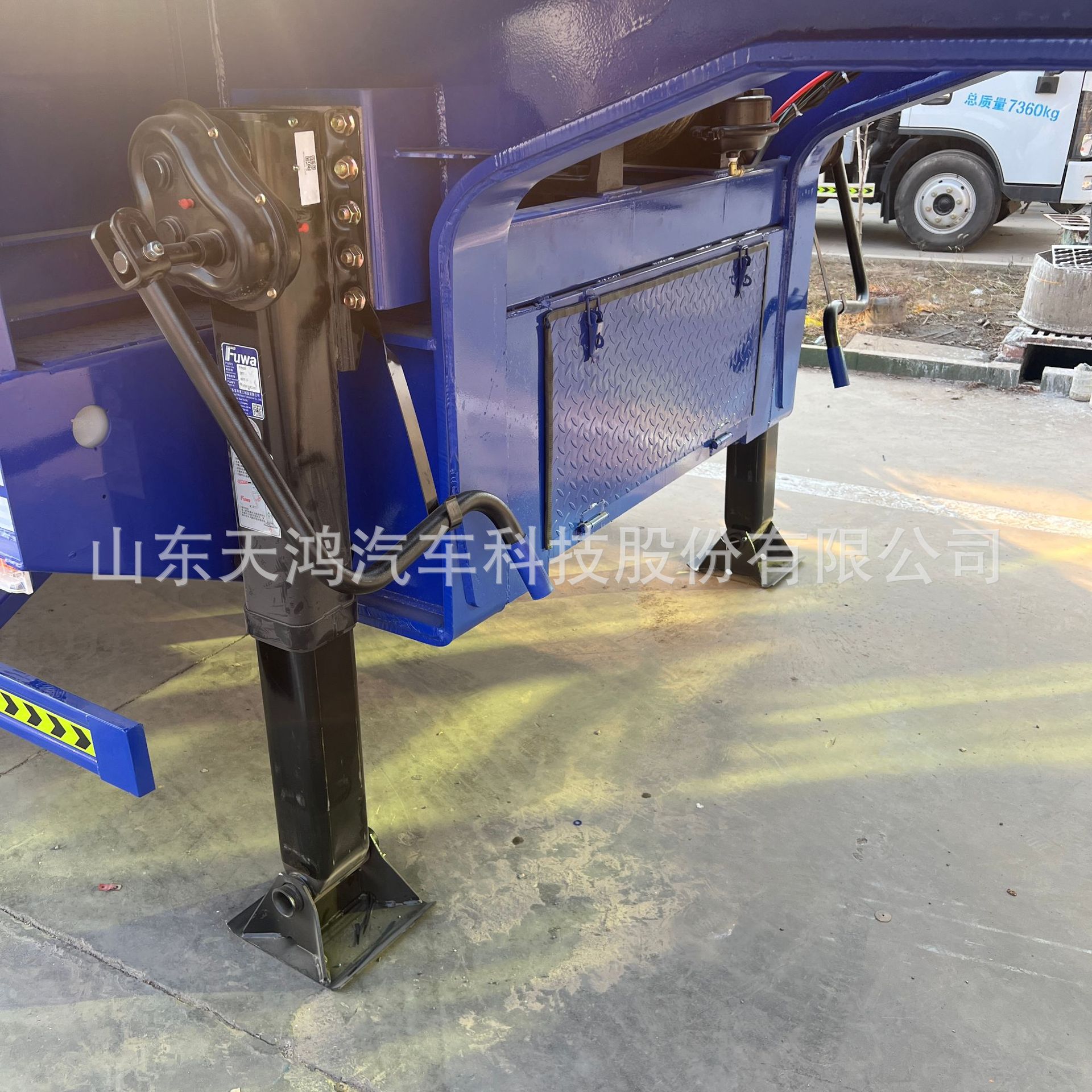 Factory Production Direct Sales Export for Sale Lowbed Semi-Trailer Trailer Hydraulic Winch Heavy-Duty Large Piece Transport Trailer