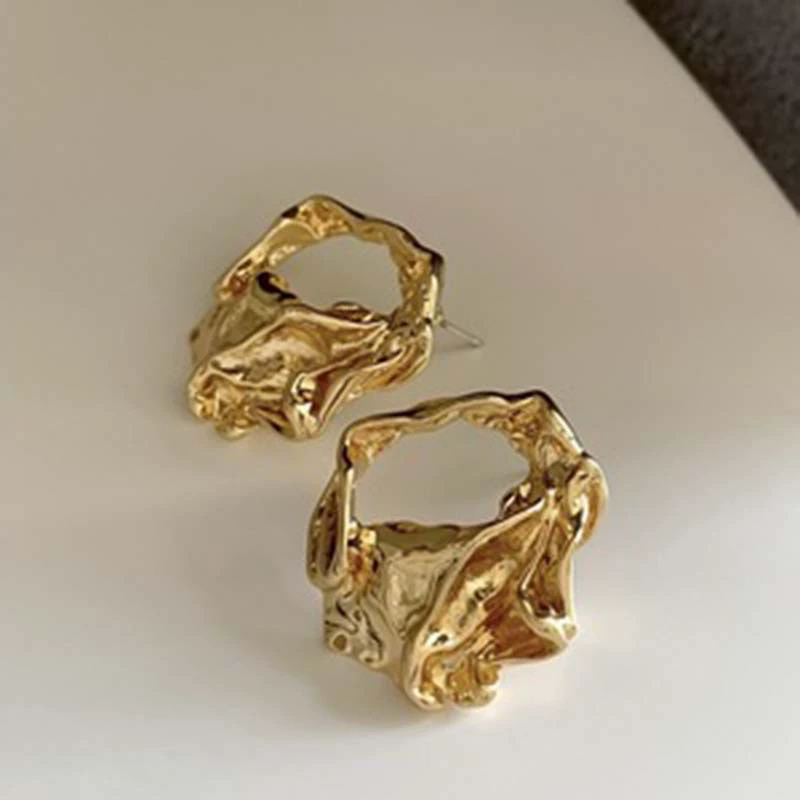 Metal silver needle, universal brand fashionable earrings, simple and elegant design, high-quality style