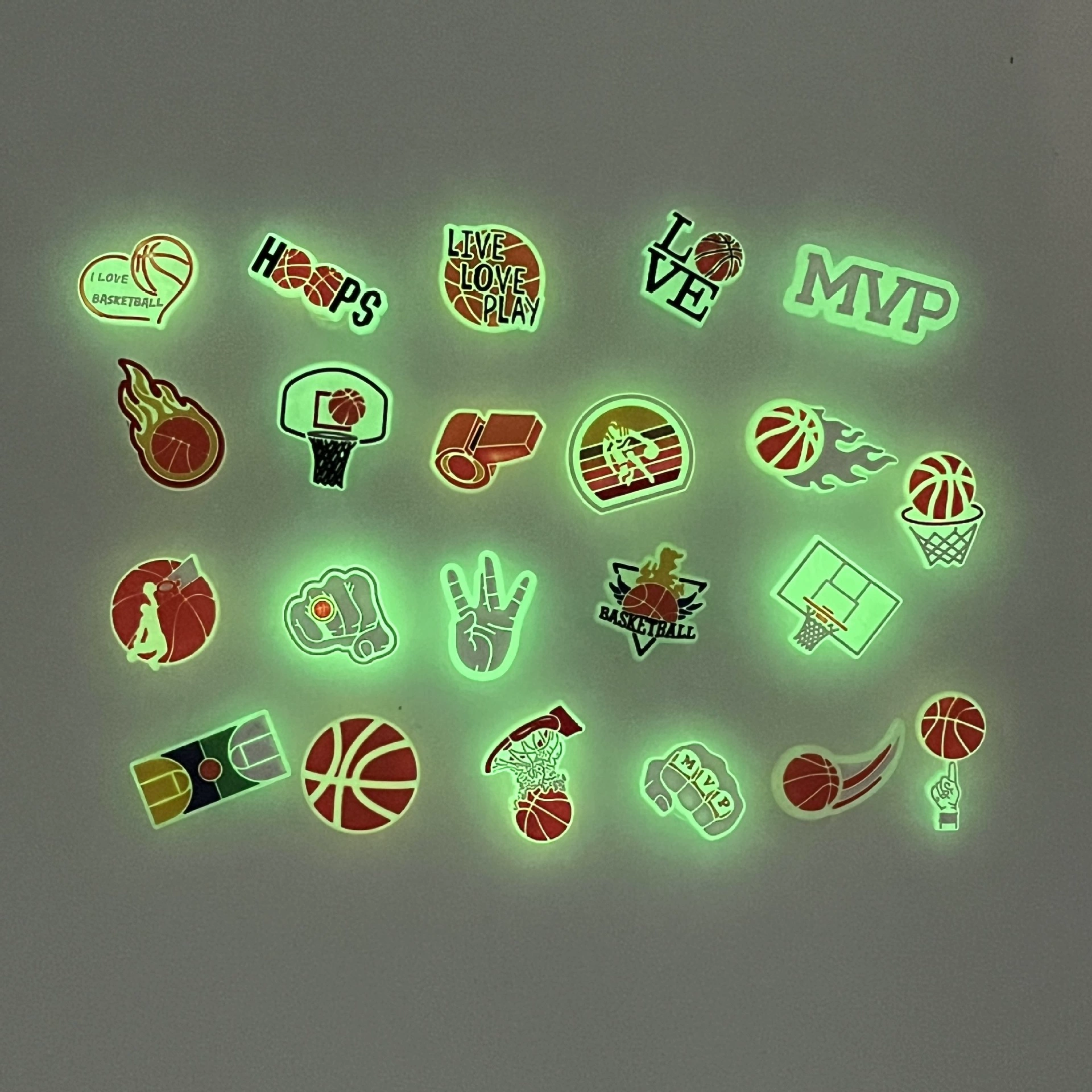 Светящиеся баскетбольные отверстия обувь цветок личность NBA садовая обувь Пряжка для обуви ПВХ декоративные аксессуары для браслетов трансграничные прямые товары