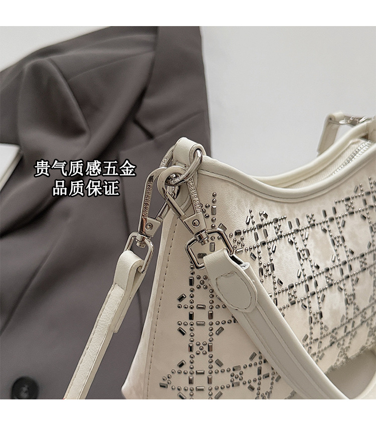 Summer handbag, women's hand-held armpit pillow bag, 2025 new style diamond-encrusted design, single-shoulder fashionable crossbody bag Application Scenario