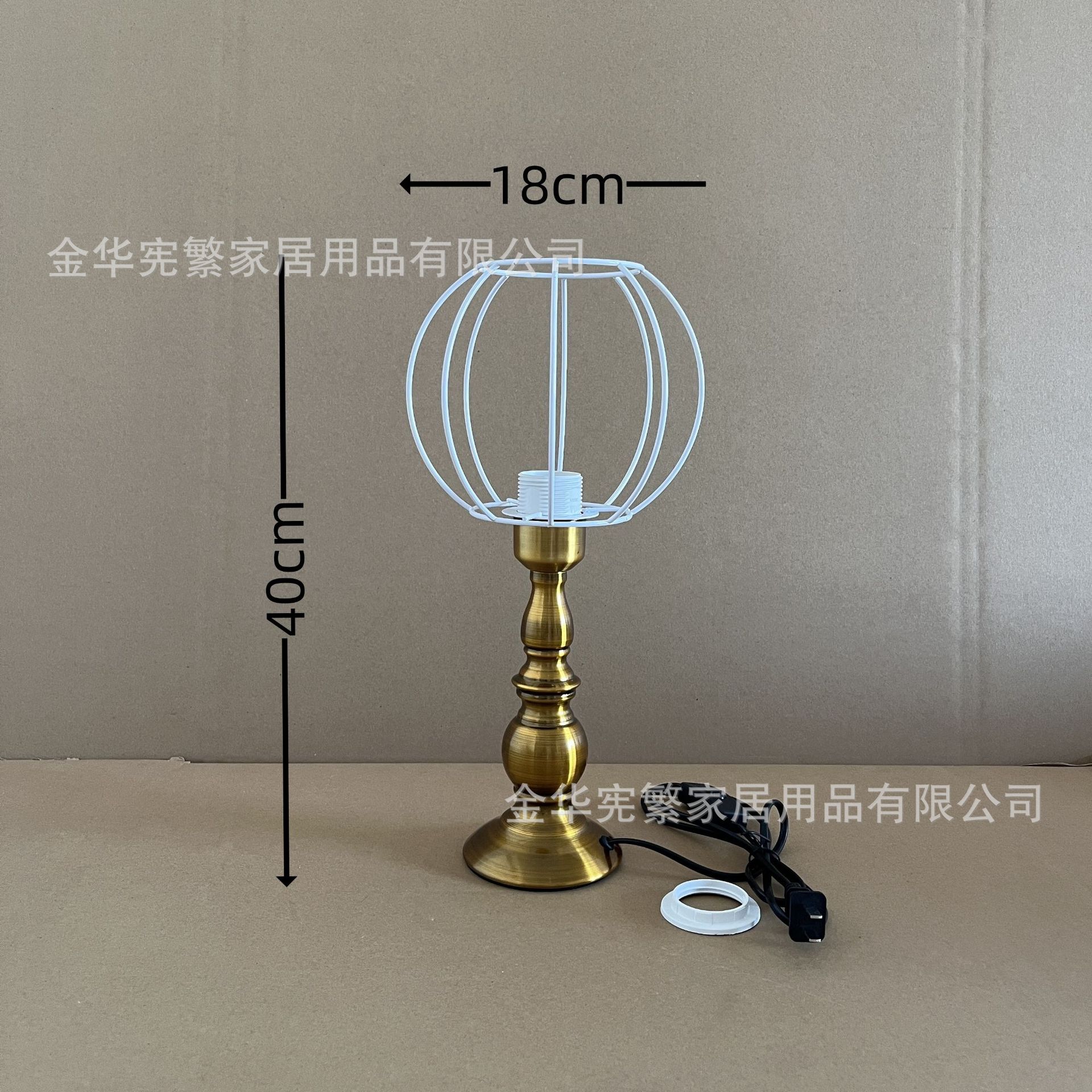 Estilo europeo de lujo ligero retro dorado antiguo calabaza de cobre base de metal marco de hierro combinación E27 con lámpara de mesa retro casera DIY