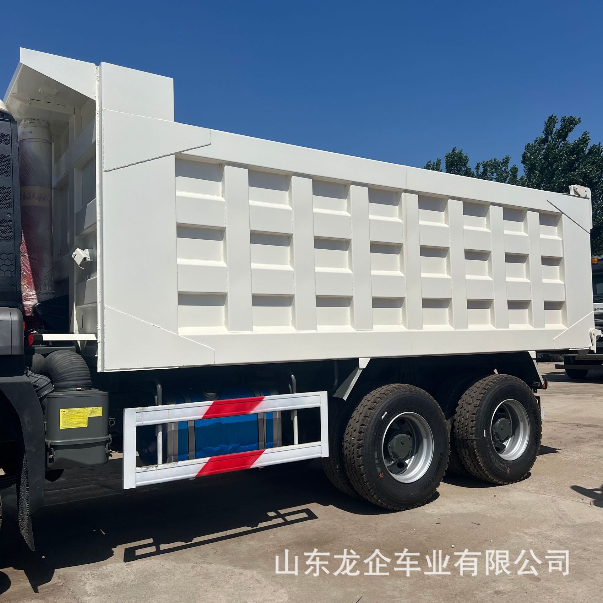 Factory Cross-Border African Howo Nx371 Dump Truck 10-Wheel Earthmoving Vehicle Engineering Transport Rear-Dump Self-Unloading Dump Truck